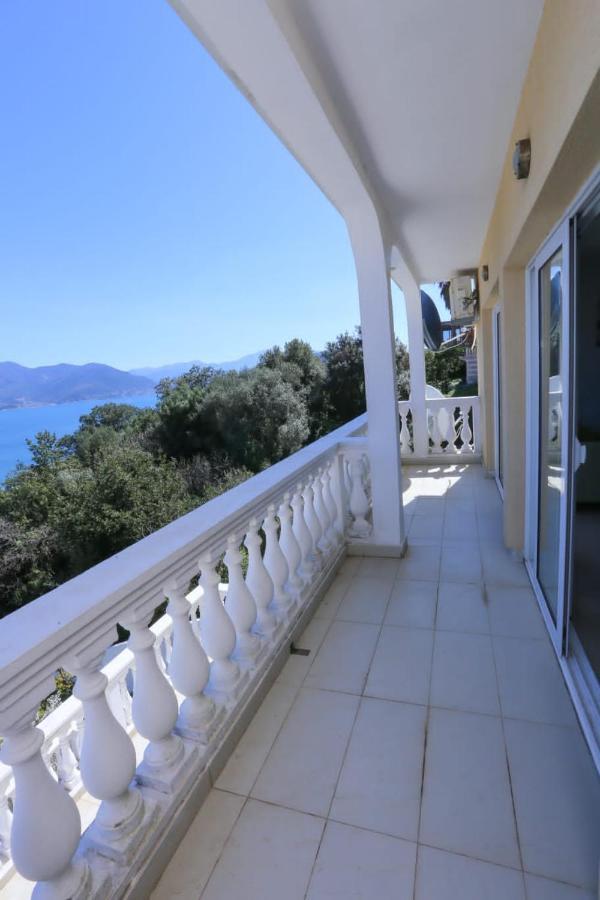 Mountain Bay Views Apartments Njivice Exteriér fotografie