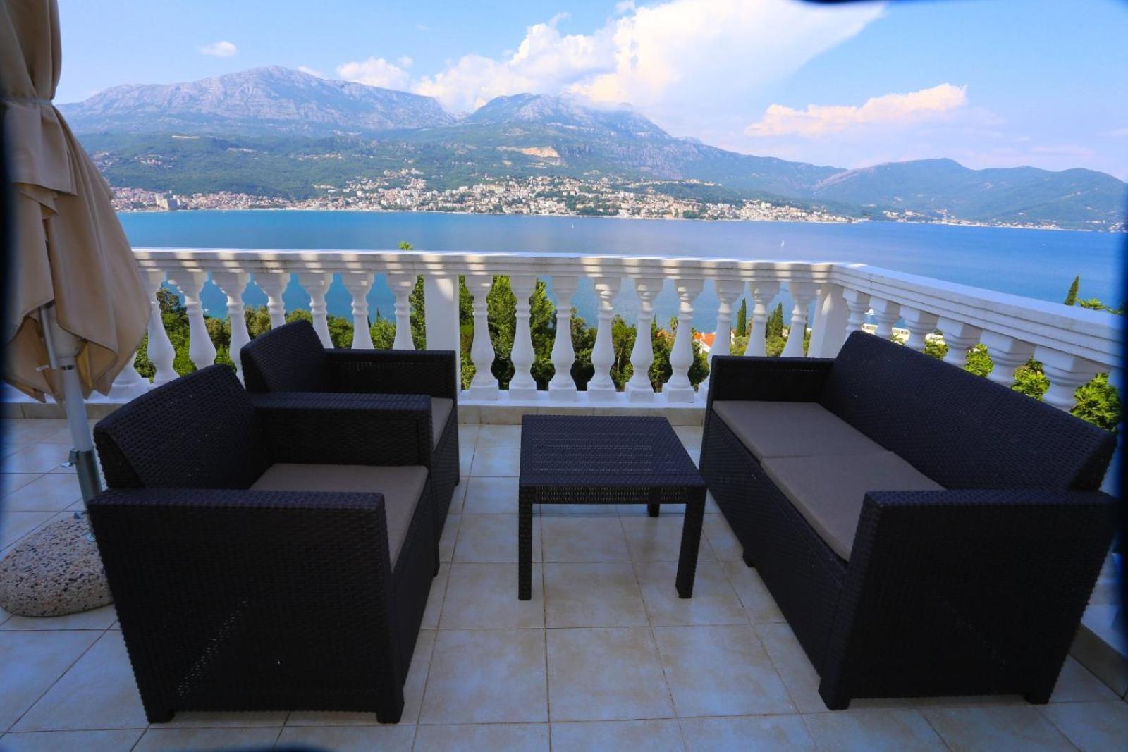 Mountain Bay Views Apartments Njivice Exteriér fotografie