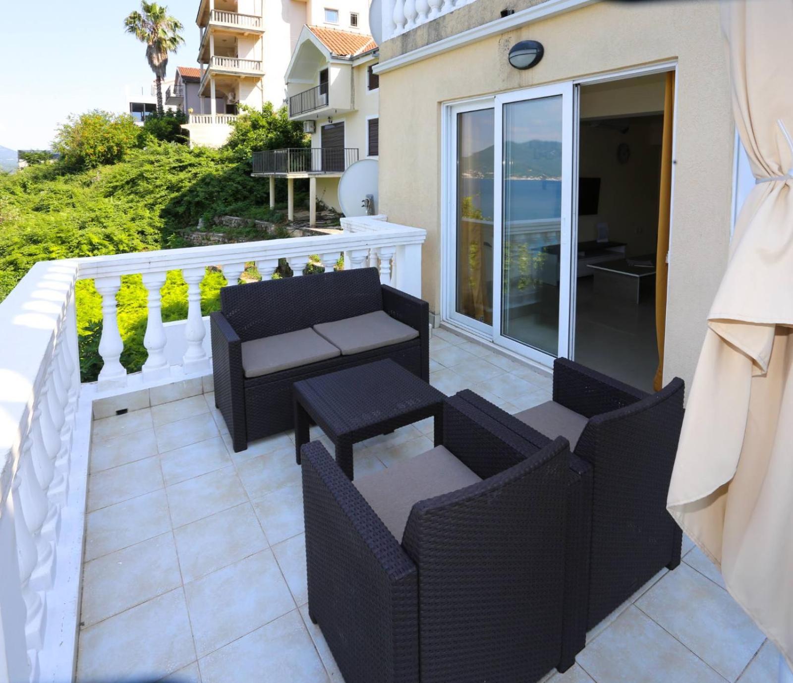 Mountain Bay Views Apartments Njivice Exteriér fotografie