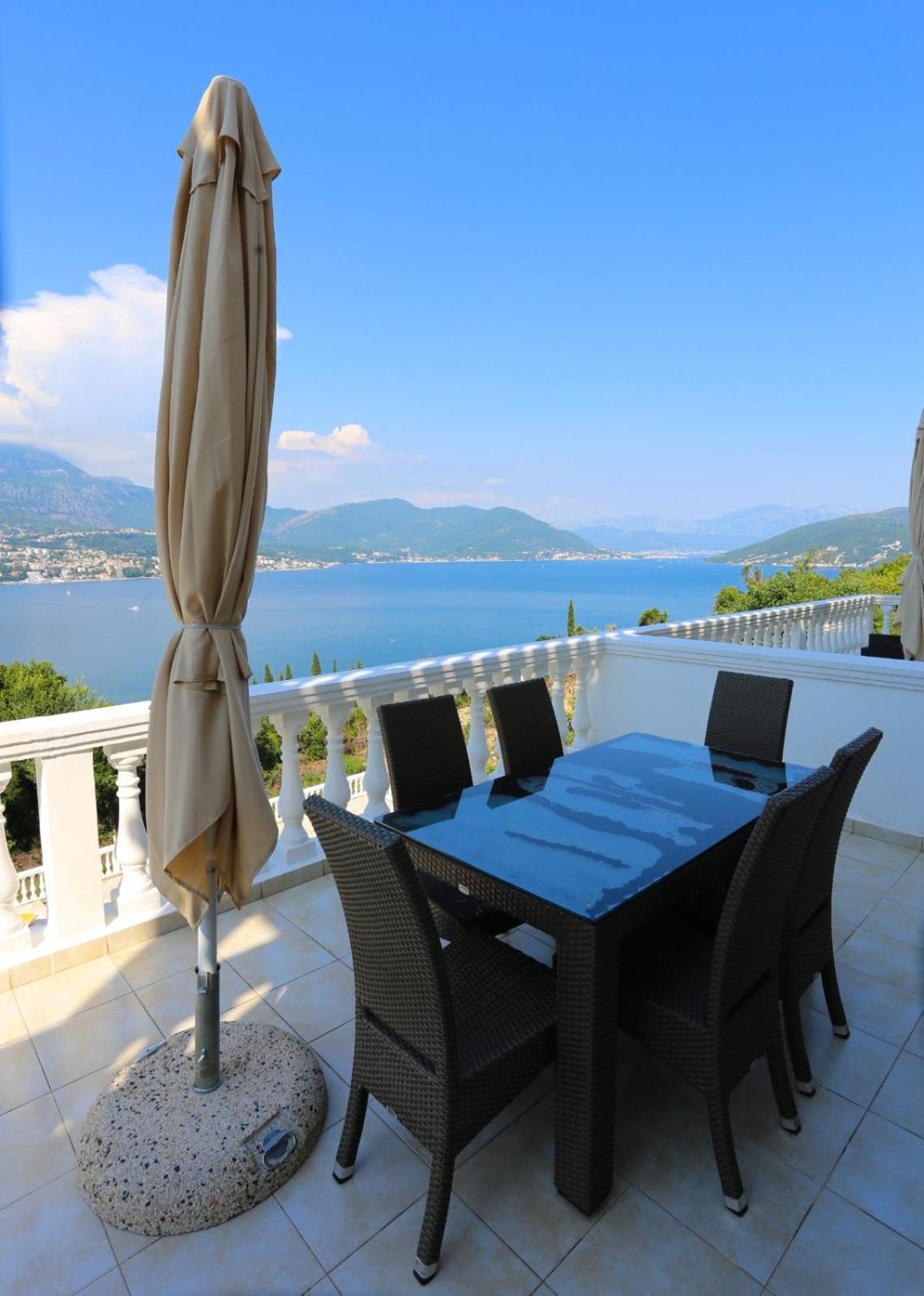 Mountain Bay Views Apartments Njivice Exteriér fotografie