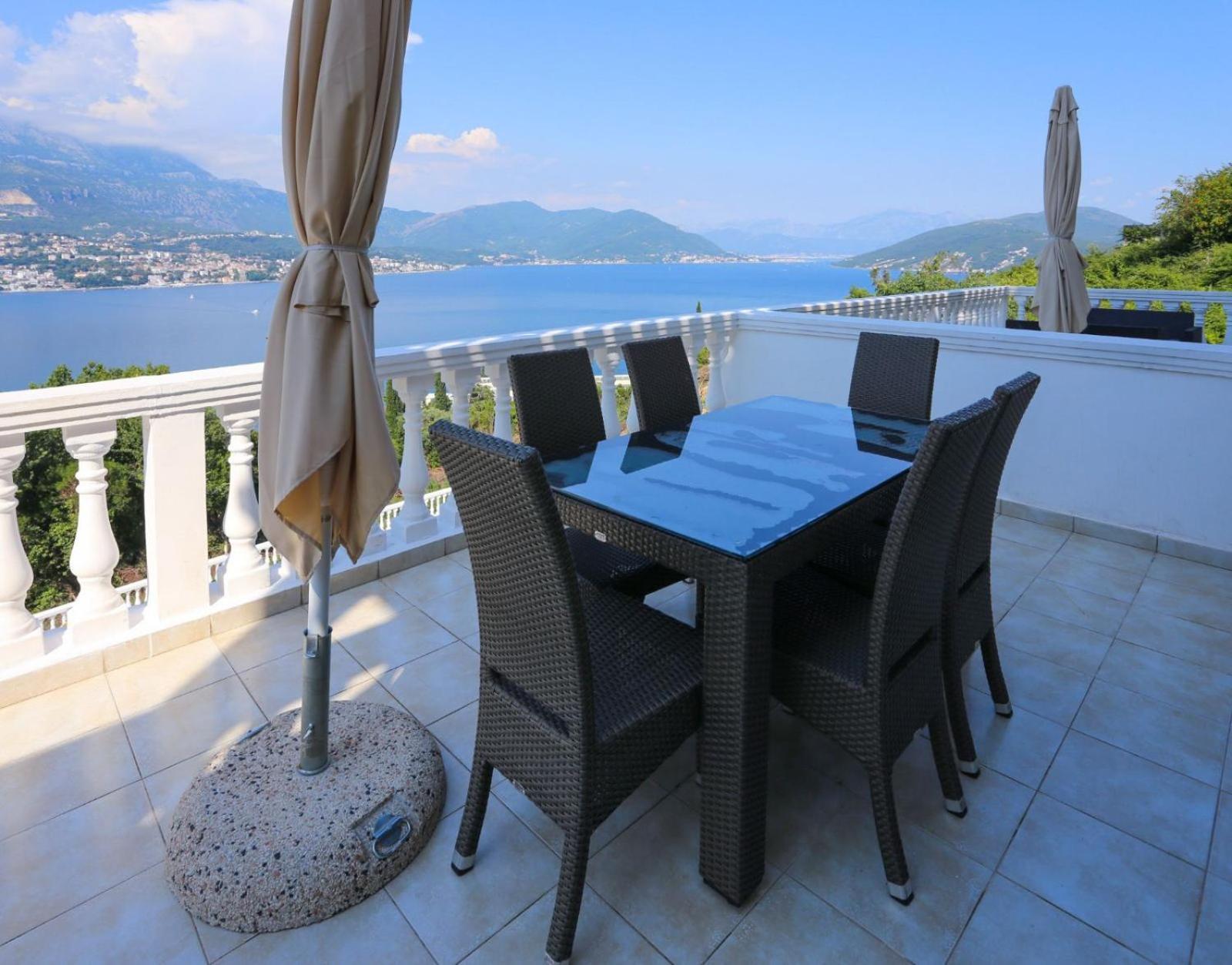 Mountain Bay Views Apartments Njivice Exteriér fotografie