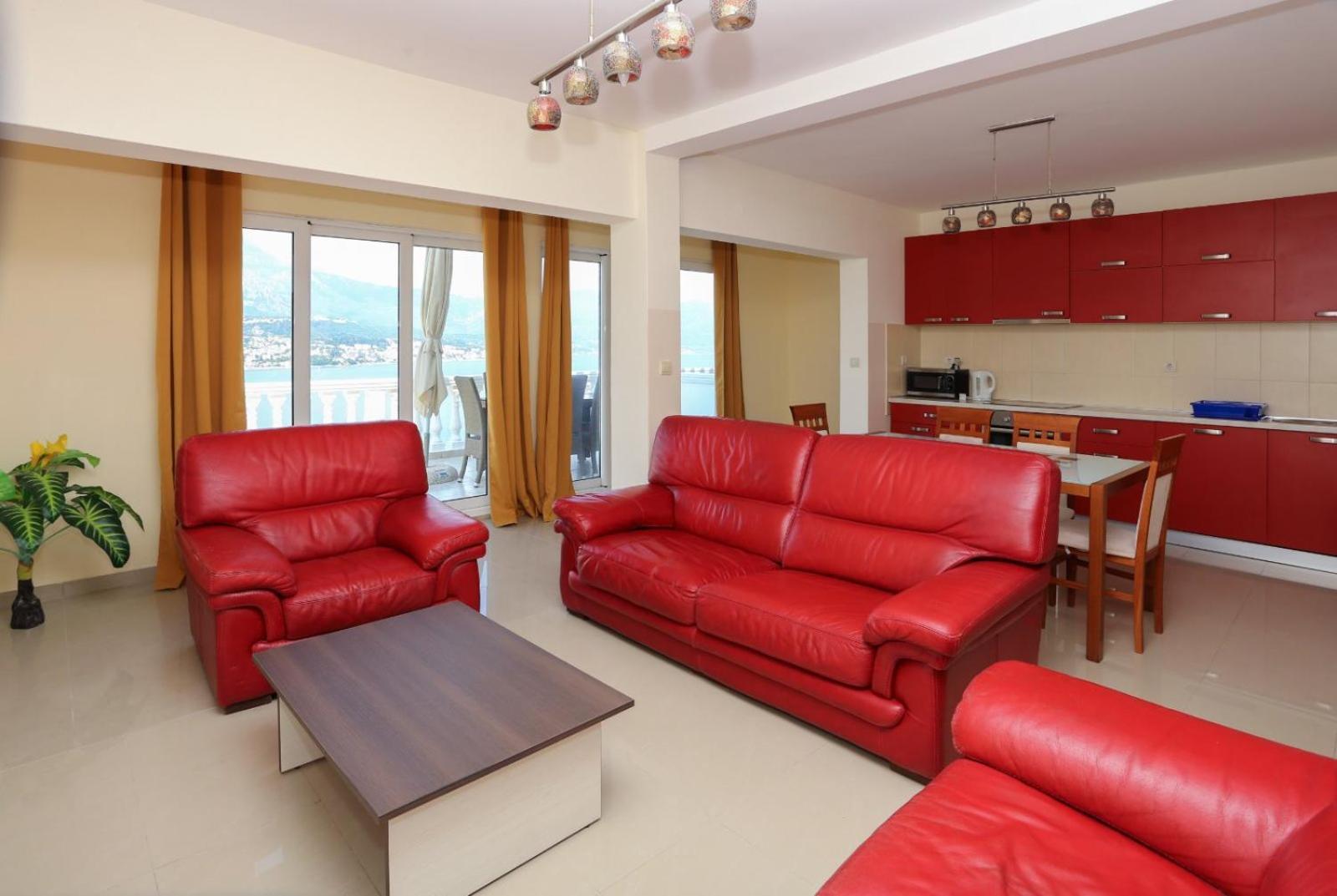 Mountain Bay Views Apartments Njivice Exteriér fotografie