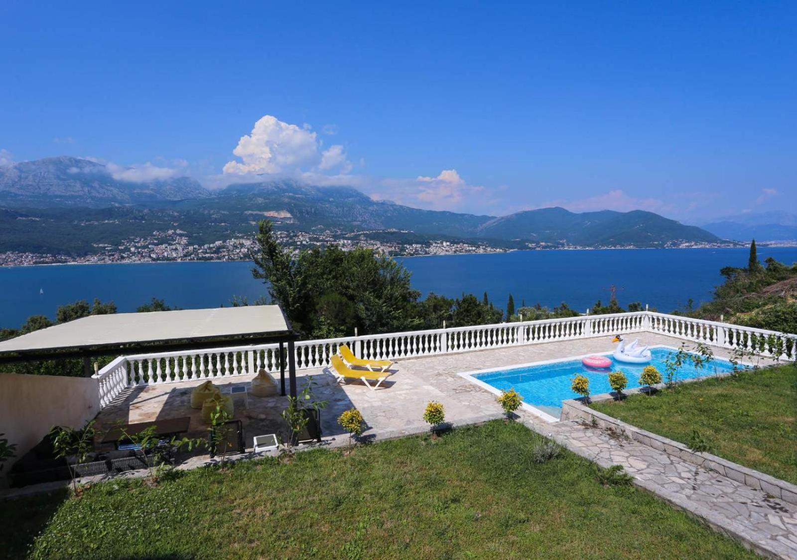 Mountain Bay Views Apartments Njivice Exteriér fotografie